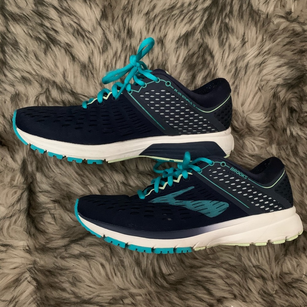 Brooks Ravenna 9, Size 8